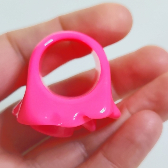 Hot Pink Acrylic Rose Raised Chunky Statement Ring - Picture 8 of 15